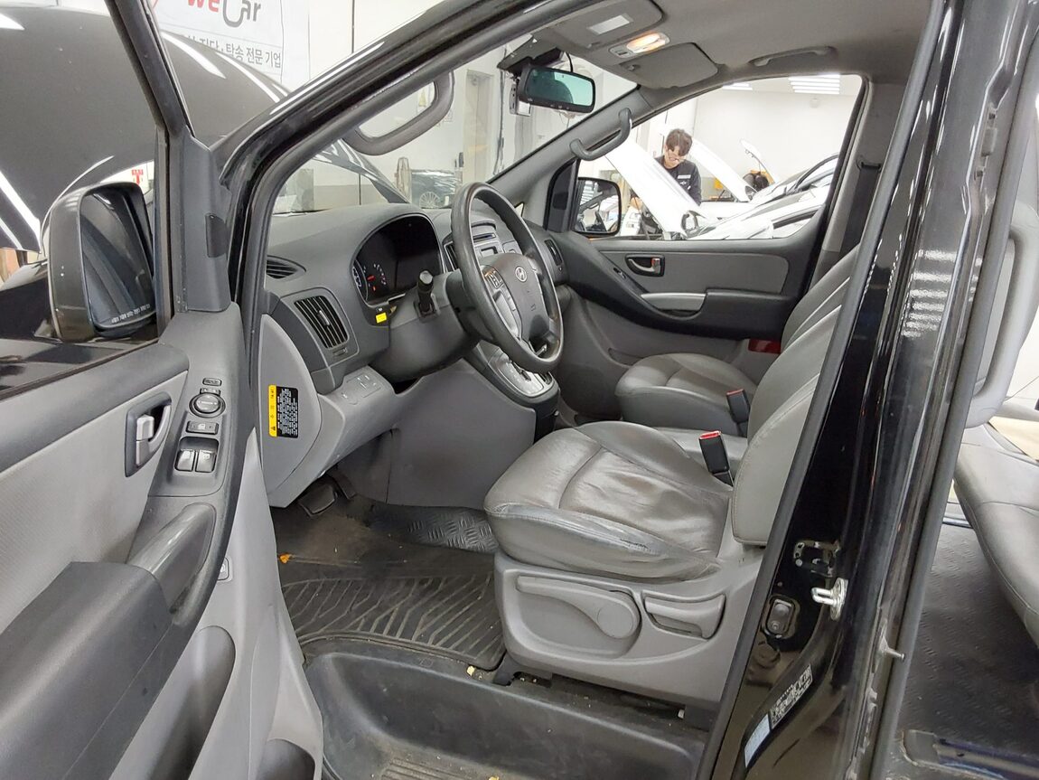 HYUNDAI GRAND STAREX 5-SEATER DIESEL VAN MODERN 2016 - zdjęcie 10