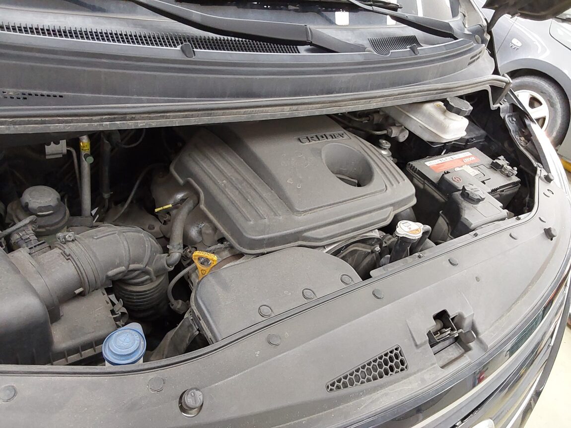 HYUNDAI GRAND STAREX 5-SEATER DIESEL VAN MODERN 2016 - zdjęcie 18