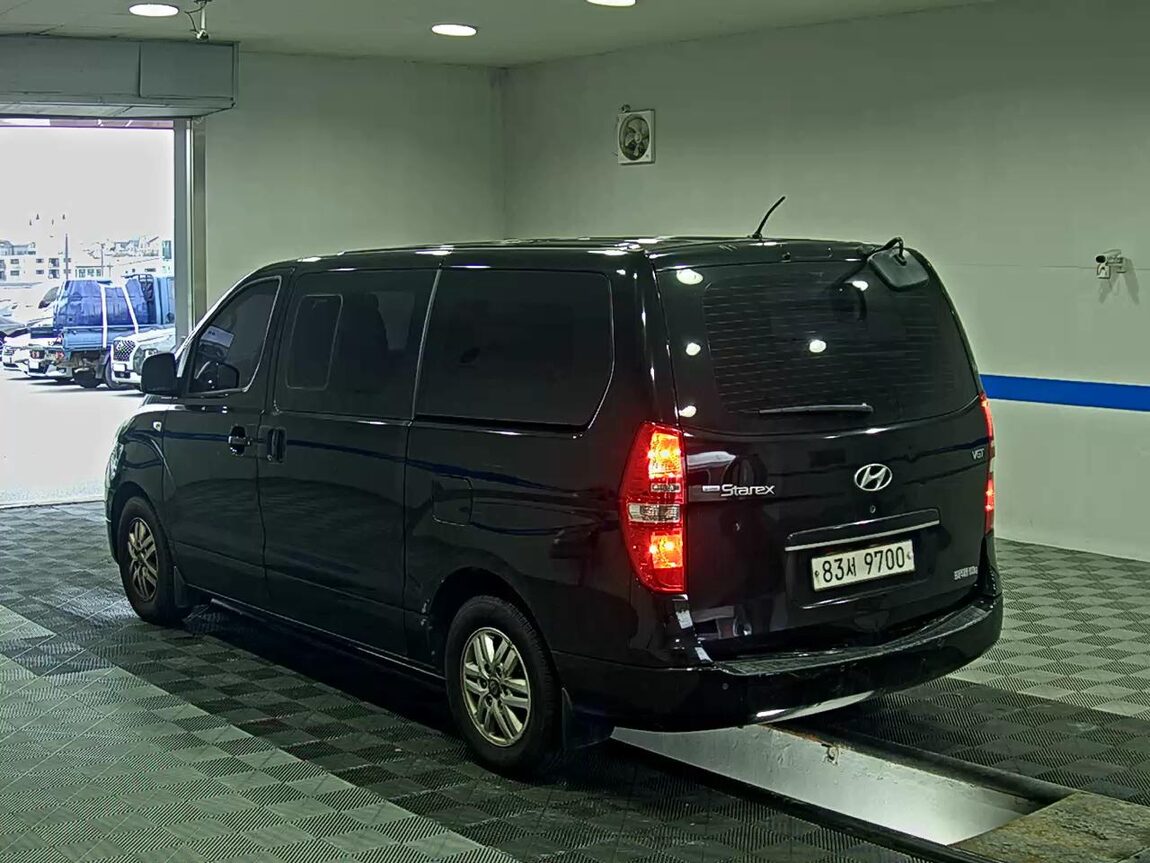 HYUNDAI GRAND STAREX 5-SEATER DIESEL VAN MODERN 2016 - zdjęcie 6
