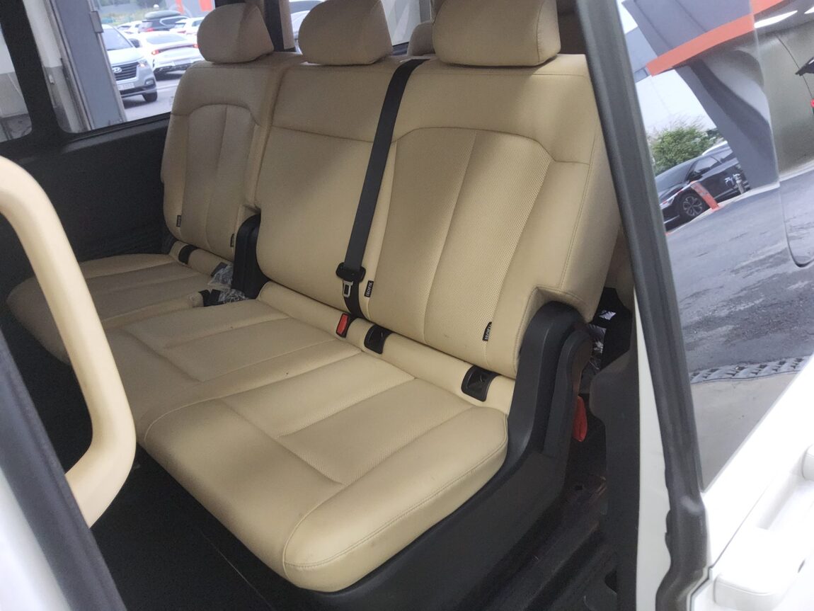 HYUNDAI STARIA 2.2 DIESEL TOURER 9-SEATER 2WD MODERN 2022 - zdjęcie 12