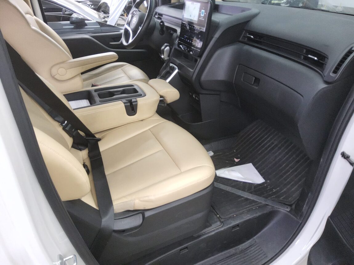 HYUNDAI STARIA 2.2 DIESEL TOURER 9-SEATER 2WD MODERN 2022 - zdjęcie 14