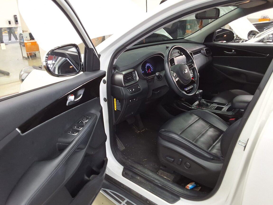 KIA THE NEW SORENTO DIESEL R2.2 2WD PRESTIGE 2018 - zdjęcie 10