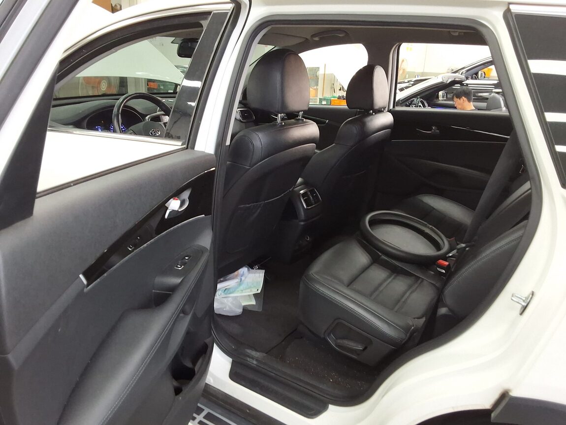 KIA THE NEW SORENTO DIESEL R2.2 2WD PRESTIGE 2018 - zdjęcie 12
