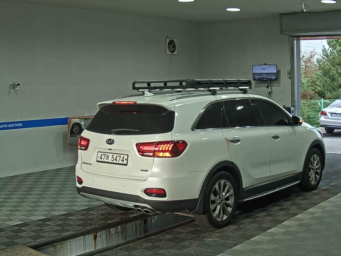 KIA THE NEW SORENTO DIESEL R2.2 2WD PRESTIGE 2018 - zdjęcie 5