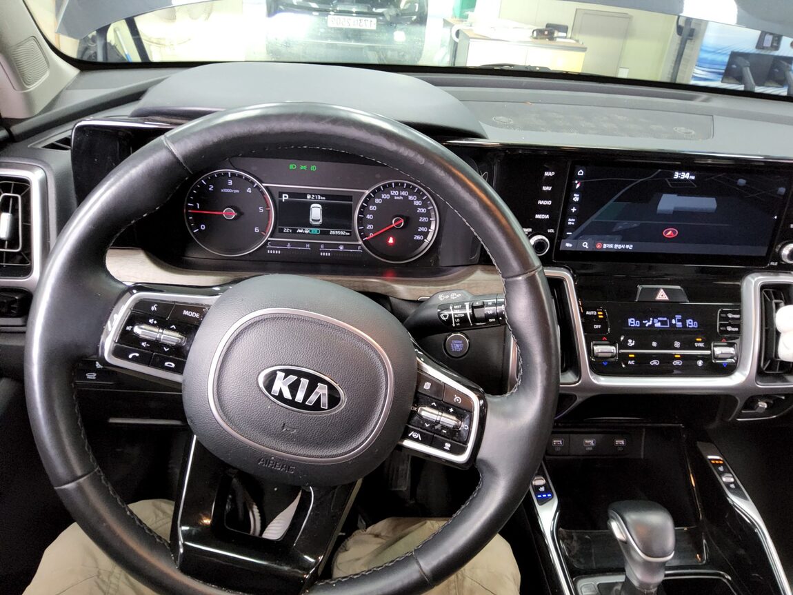KIA NEW SORENTO (MQ4) 2.2 DIESEL 2WD PRESTIGE 2021 - zdjęcie 17