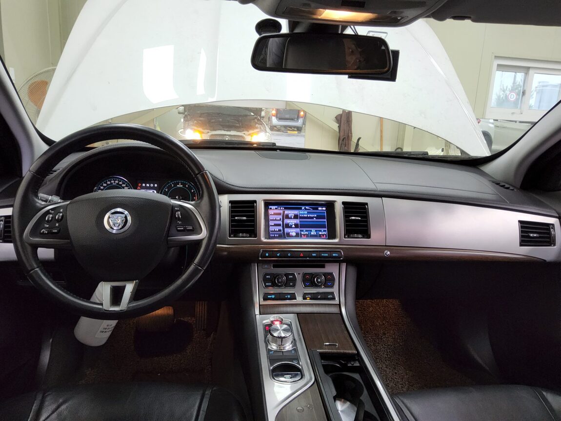 JAGUAR XF 2 LUXURY 2013 - zdjęcie 11