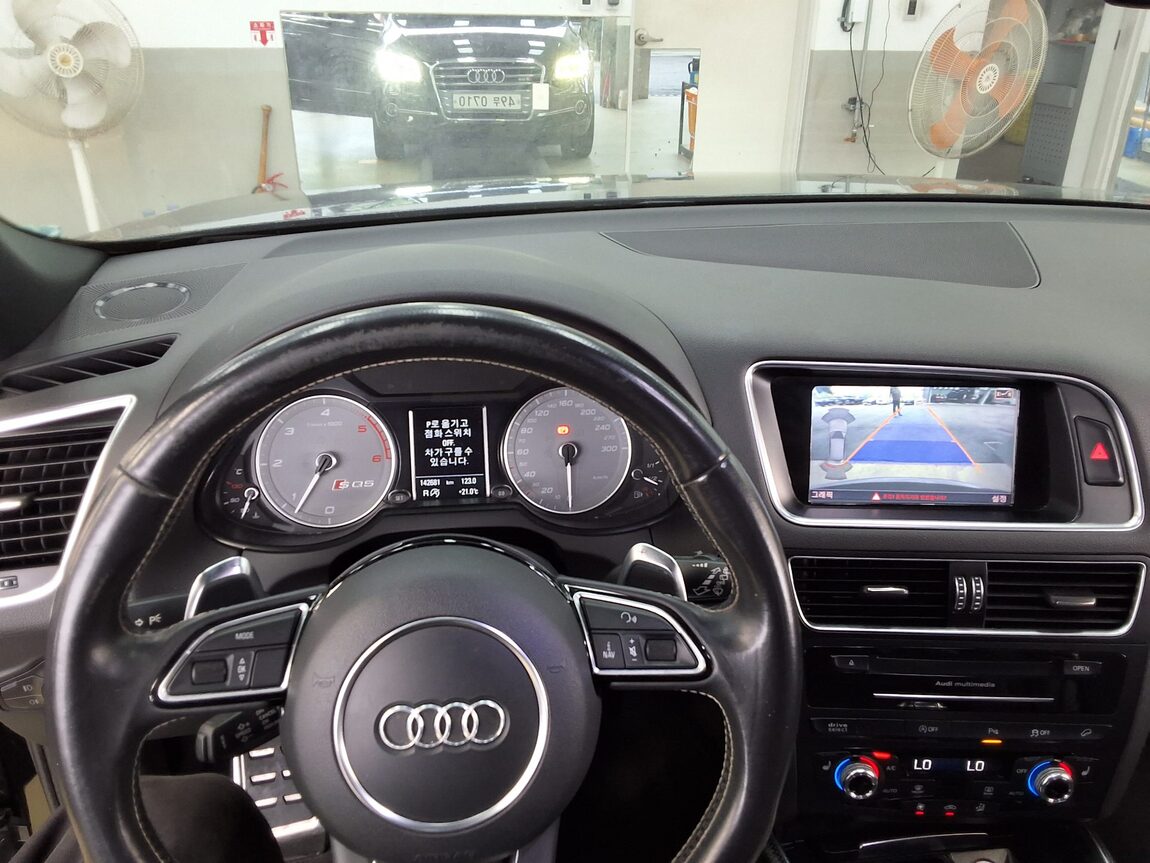 AUDI SQ5 3.0 TDI QUATTRO 2015 - zdjęcie 17
