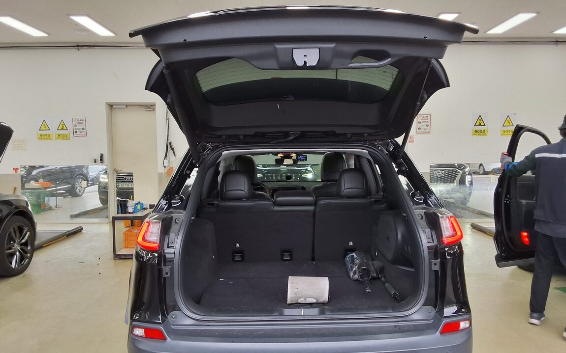 JEEP CHEROKEE (KL) 2.4 AWD LONGITUDE 2019 - zdjęcie 15