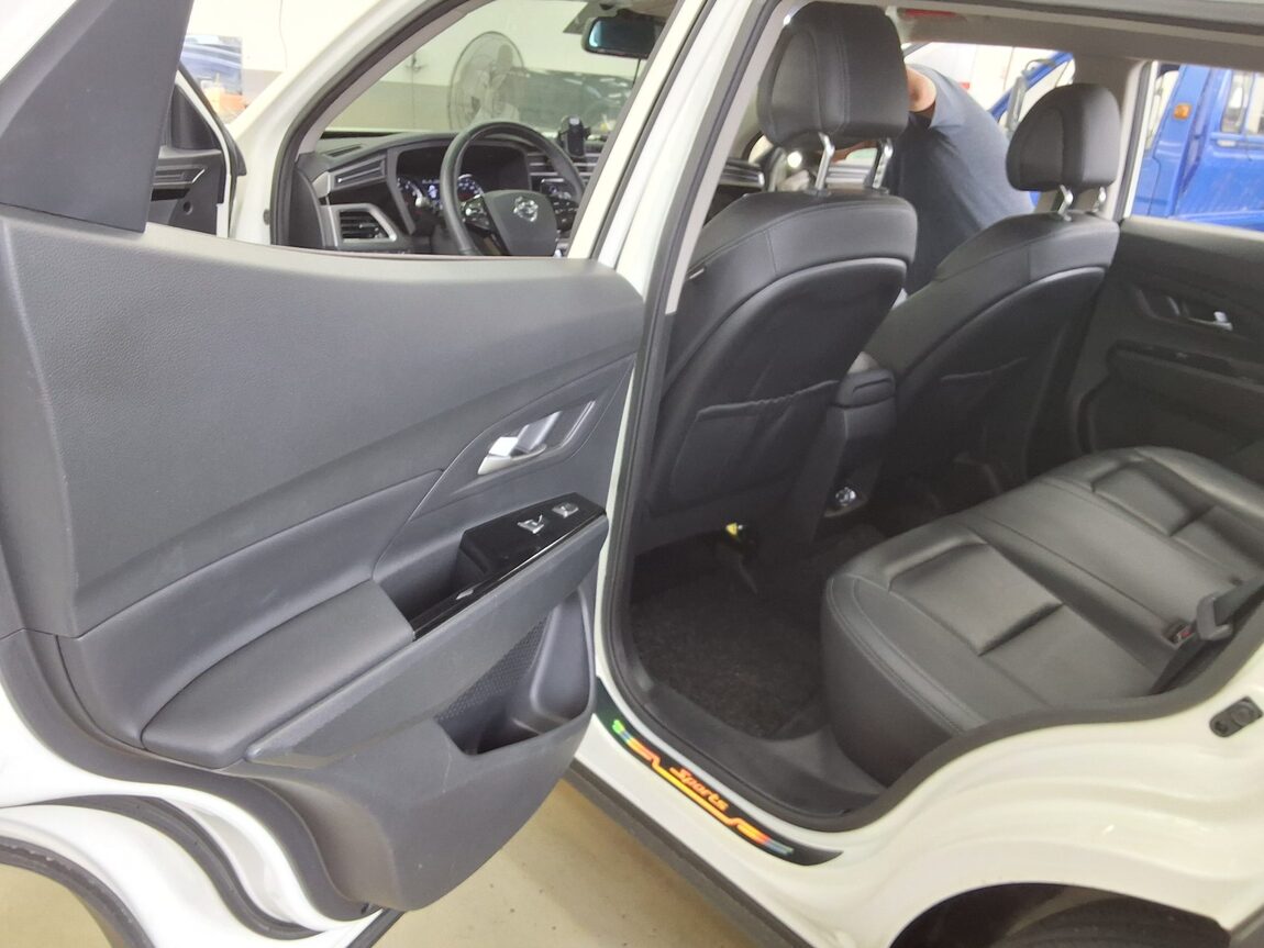 KG MOBILITY (SSANGYONG) ALL NEW KORANDO 1.5 GASOLINE 2WD C5 PLUS 2021 - zdjęcie 12