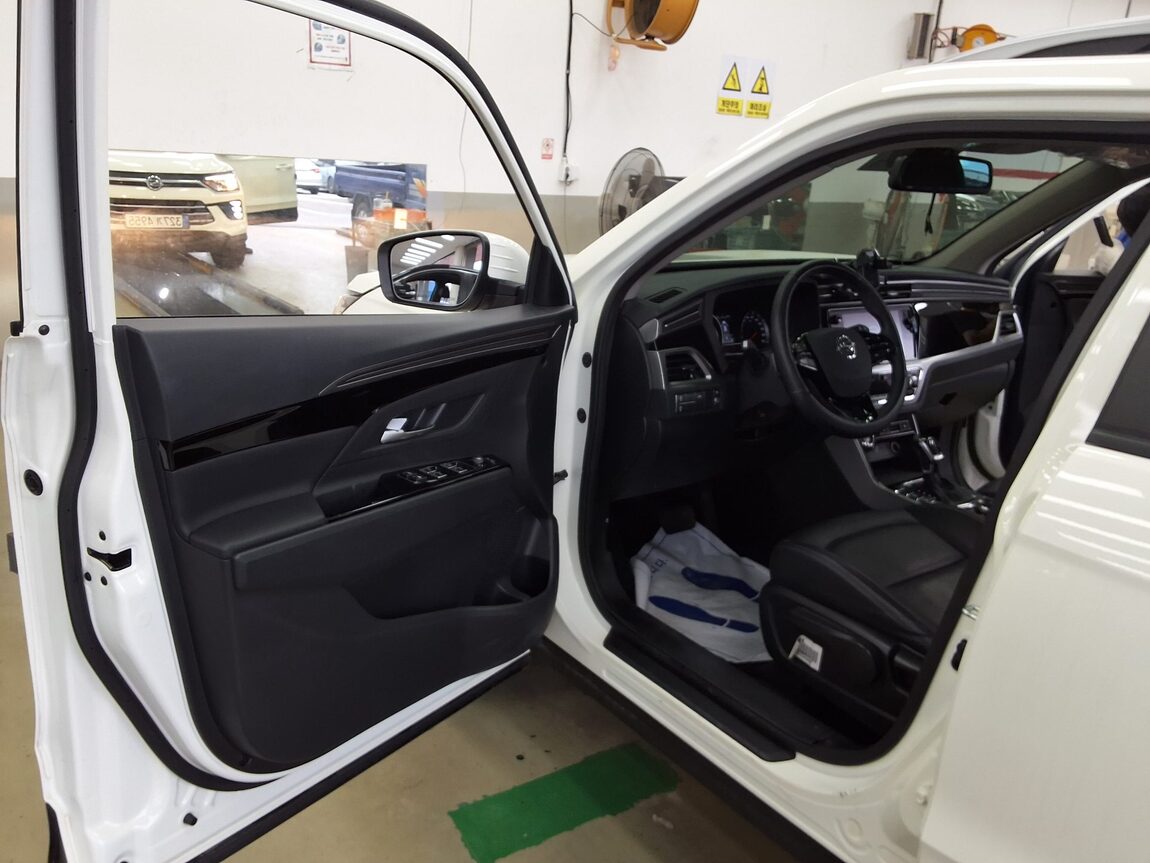 KG MOBILITY (SSANGYONG) ALL NEW KORANDO 1.5 GASOLINE 2WD C5 PLUS 2021 - zdjęcie 10