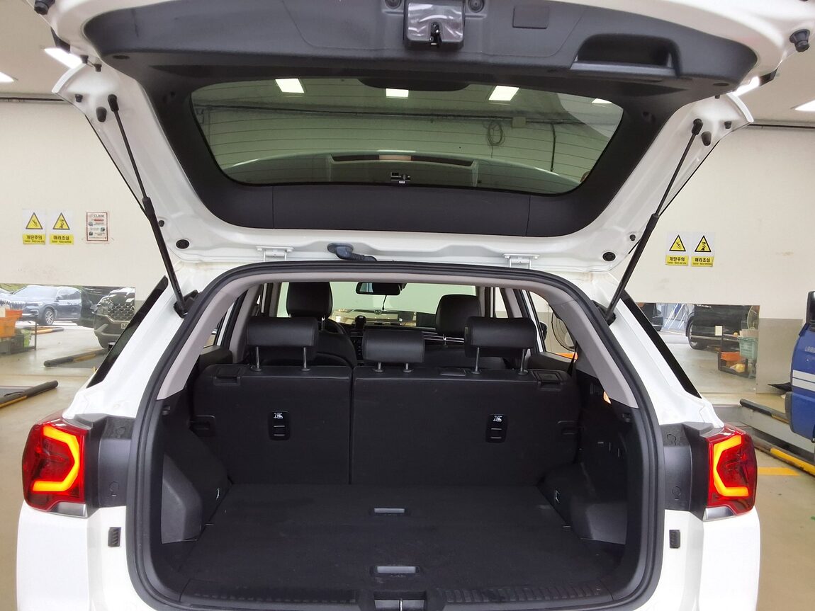 KG MOBILITY (SSANGYONG) ALL NEW KORANDO 1.5 GASOLINE 2WD C5 PLUS 2021 - zdjęcie 15