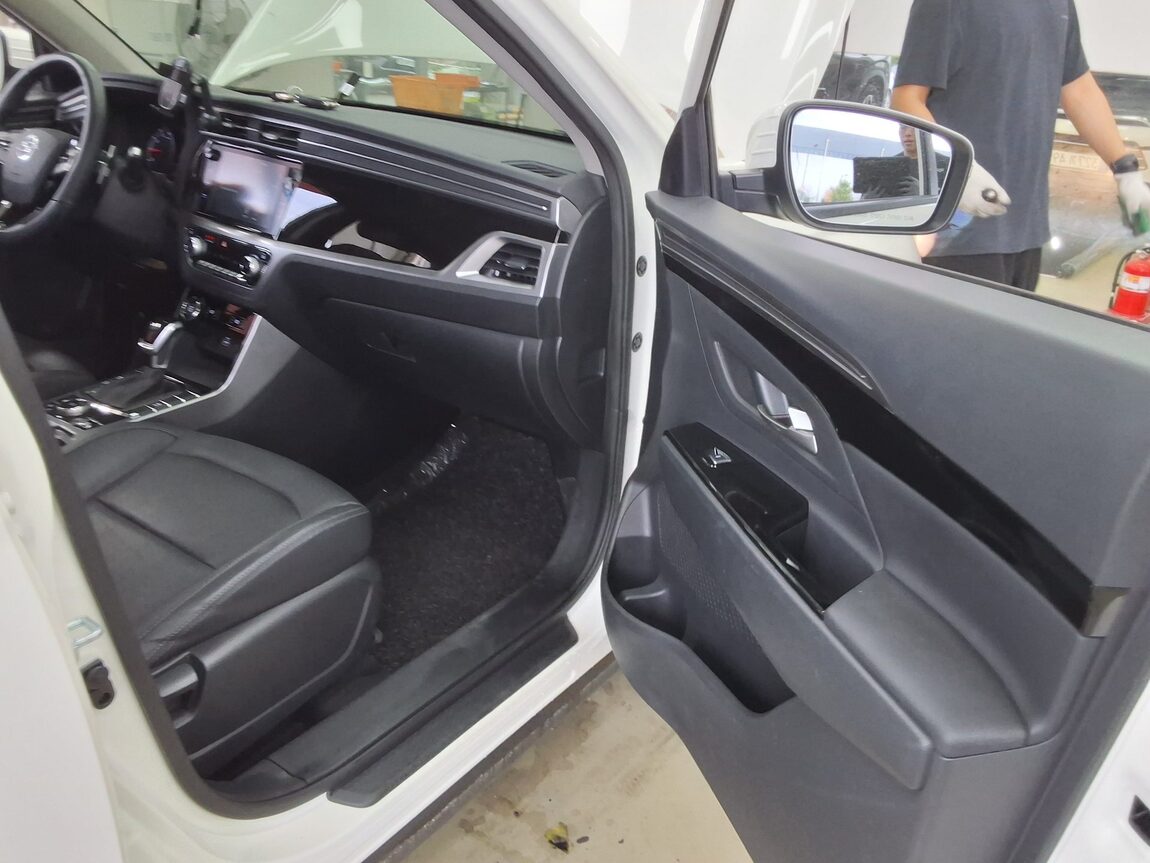 KG MOBILITY (SSANGYONG) ALL NEW KORANDO 1.5 GASOLINE 2WD C5 PLUS 2021 - zdjęcie 14