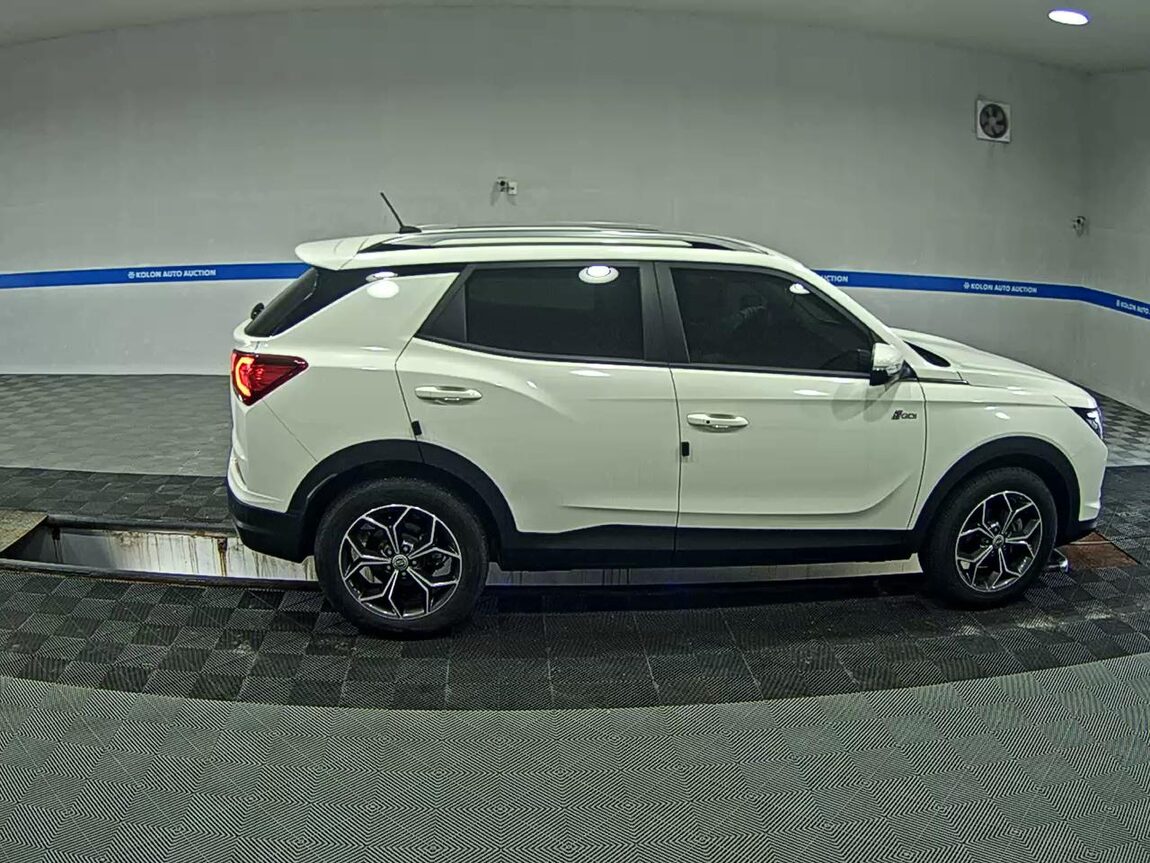 KG MOBILITY (SSANGYONG) ALL NEW KORANDO 1.5 GASOLINE 2WD C5 PLUS 2021 - zdjęcie 4