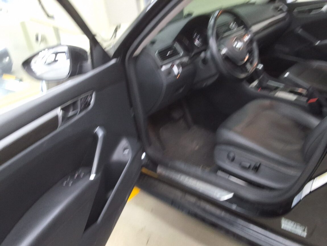 VOLKSWAGEN THE NEW PASSAT (7TH GEN) 1.8 TSI 2017 - zdjęcie 11