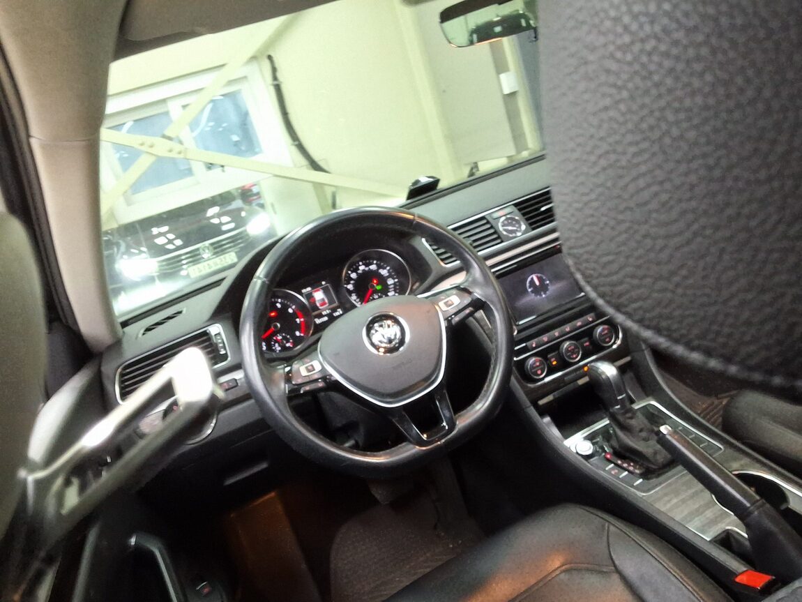 VOLKSWAGEN THE NEW PASSAT (7TH GEN) 1.8 TSI 2017 - zdjęcie 12