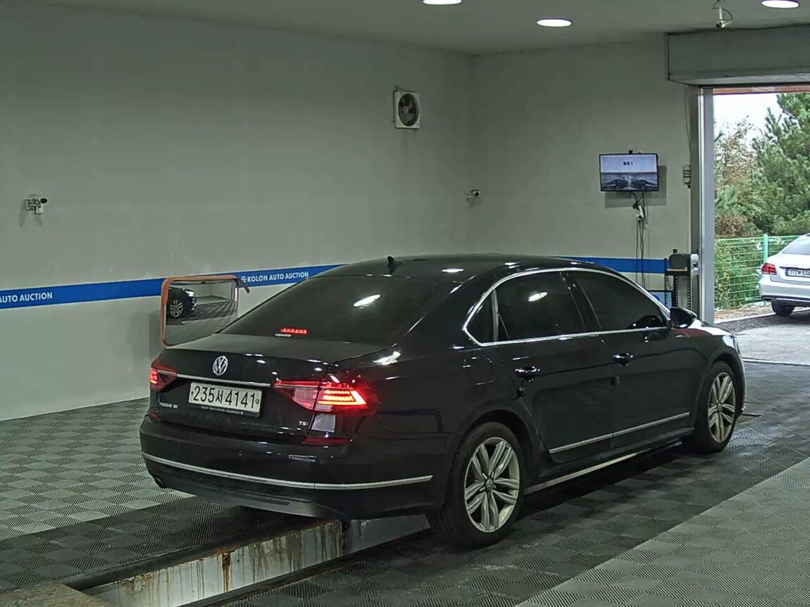 VOLKSWAGEN THE NEW PASSAT (7TH GEN) 1.8 TSI 2017 - zdjęcie 5