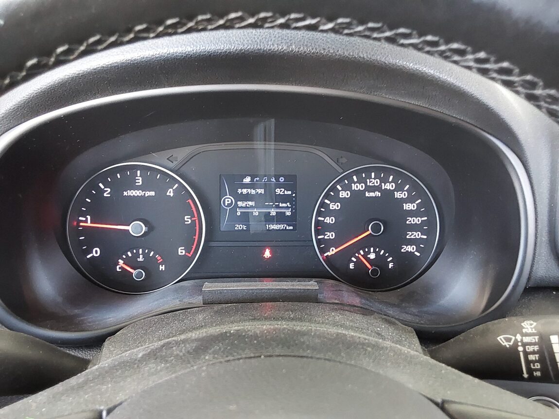 KIA NEW SPORTAGE R2.0 2WD PRESTIGE 2018 - zdjęcie 9