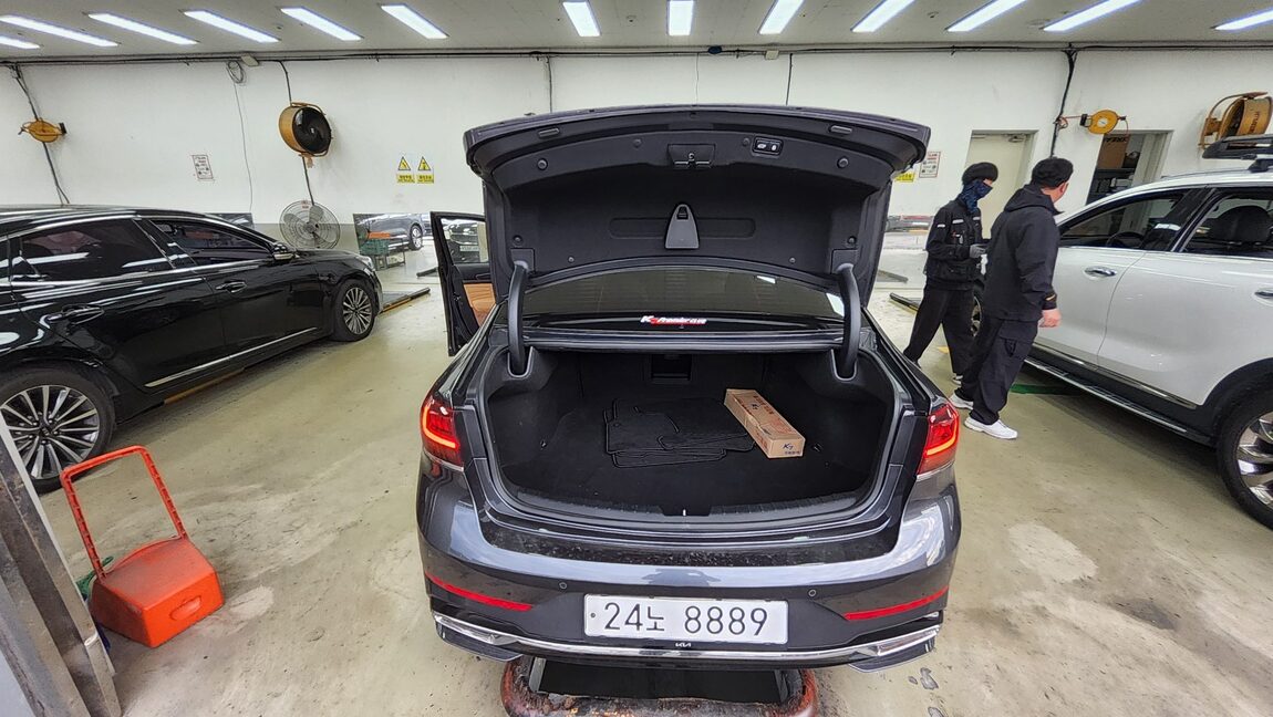 KIA K7 PREMIER 3.0 GDi SIGNATURE 2020 - zdjęcie 15