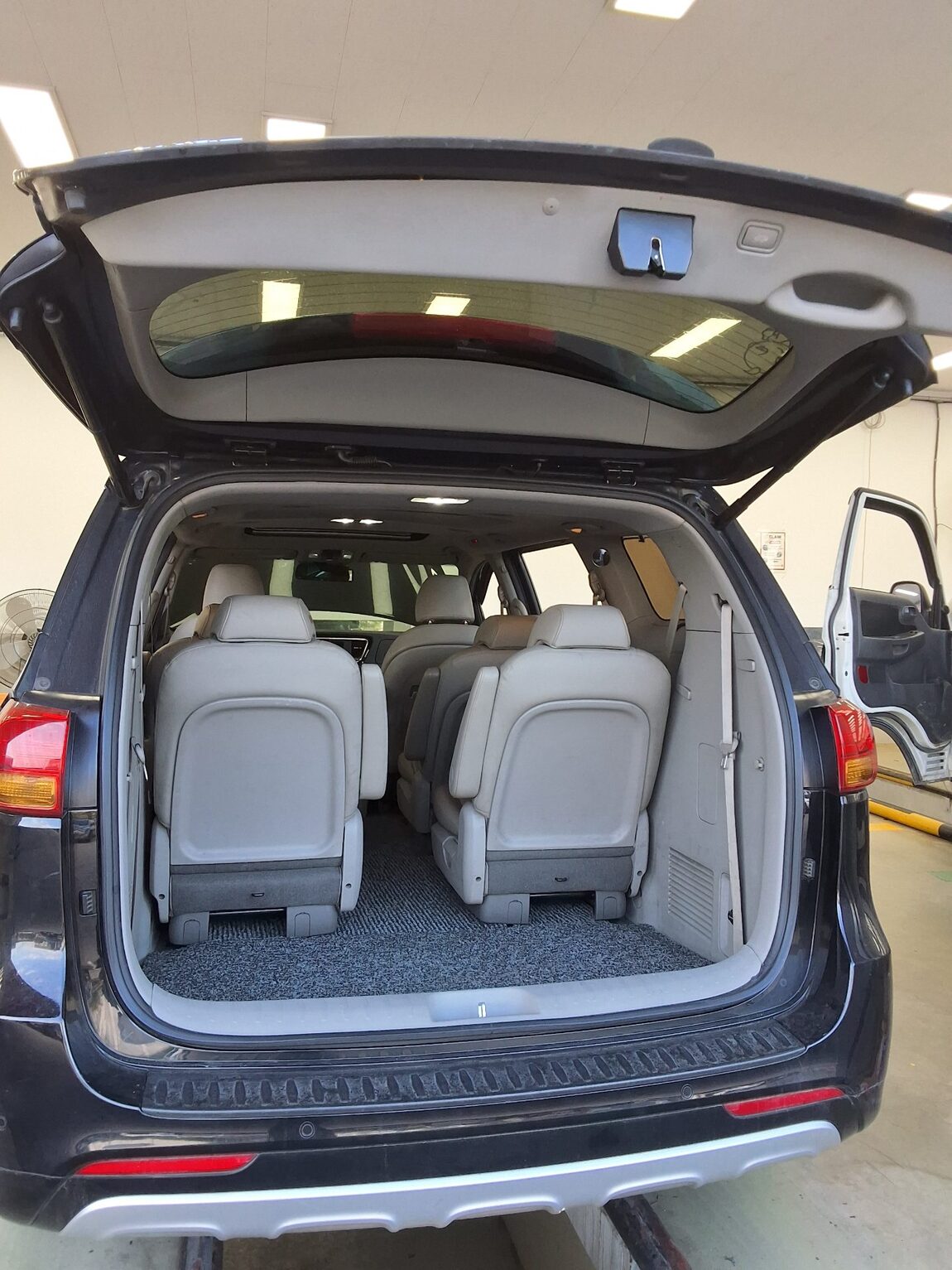 KIA ALL NEW CARNIVAL 9-SEATER DIESEL PRESTIGE 2017 - zdjęcie 15