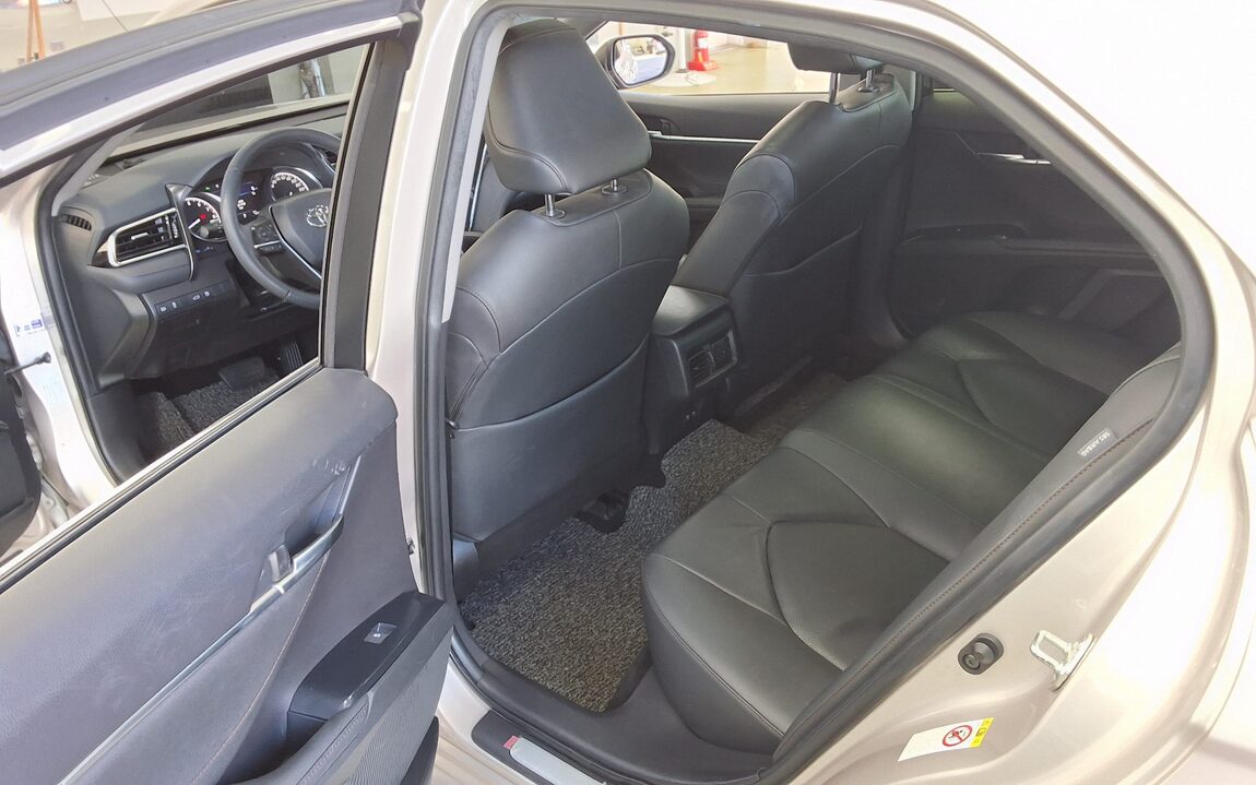 TOYOTA CAMRY (10TH GEN) 2.5 2018 - zdjęcie 12