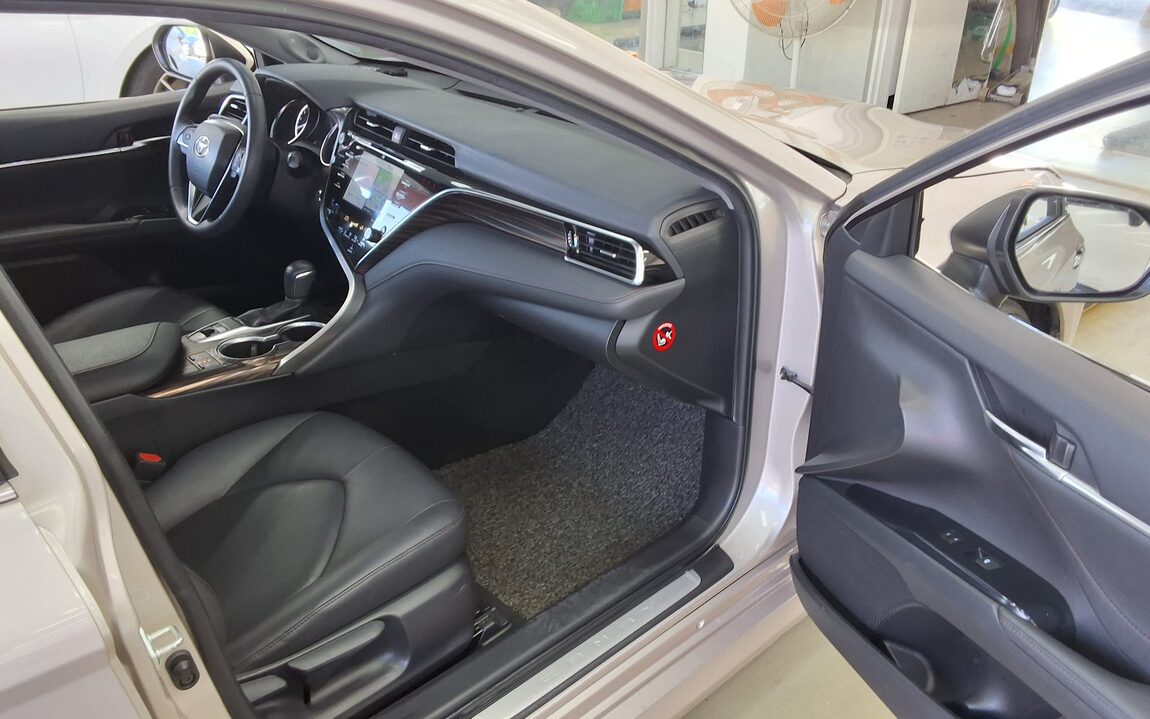 TOYOTA CAMRY (10TH GEN) 2.5 2018 - zdjęcie 14