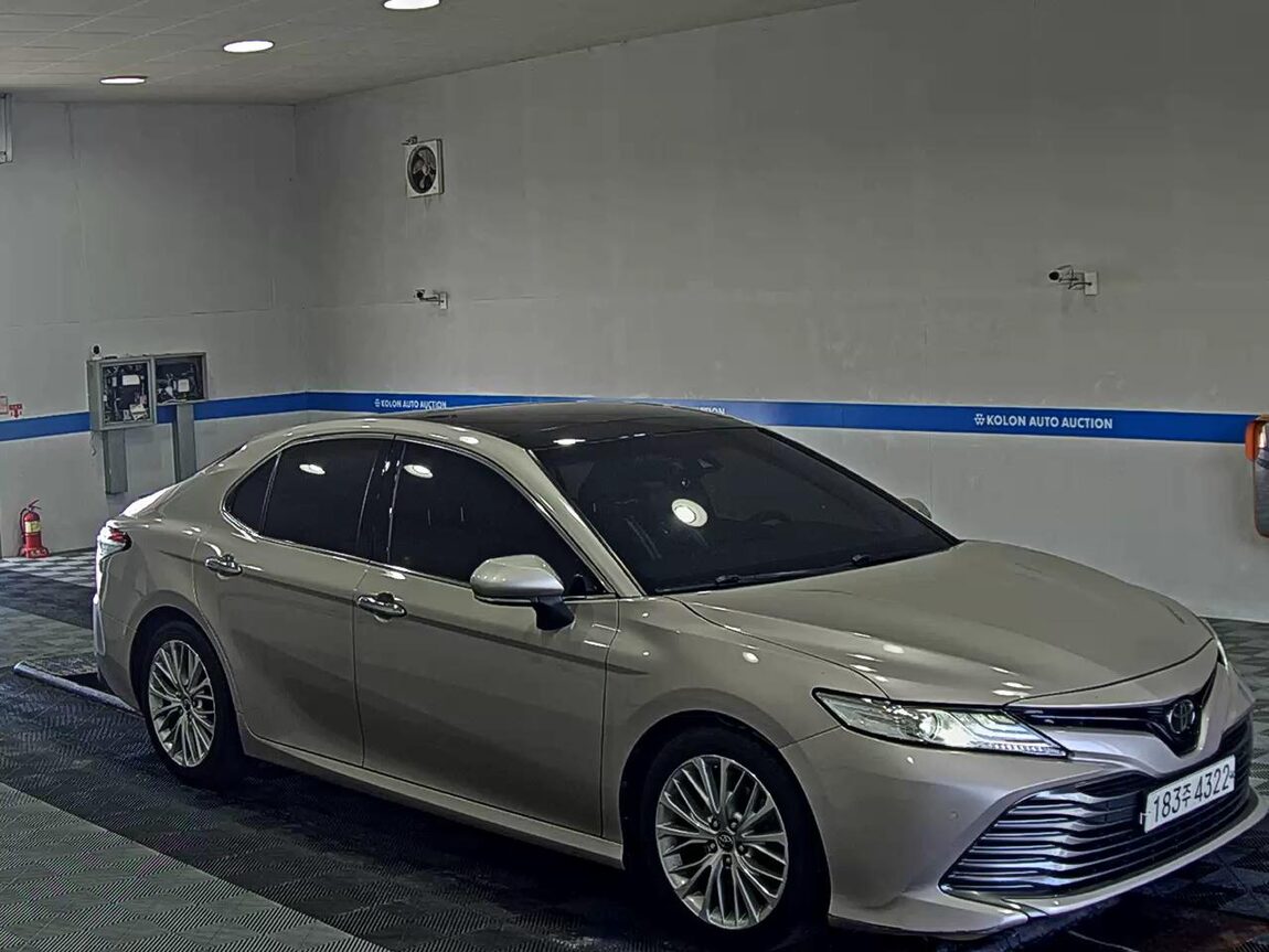 TOYOTA CAMRY (10TH GEN) 2.5 2018 - zdjęcie 3