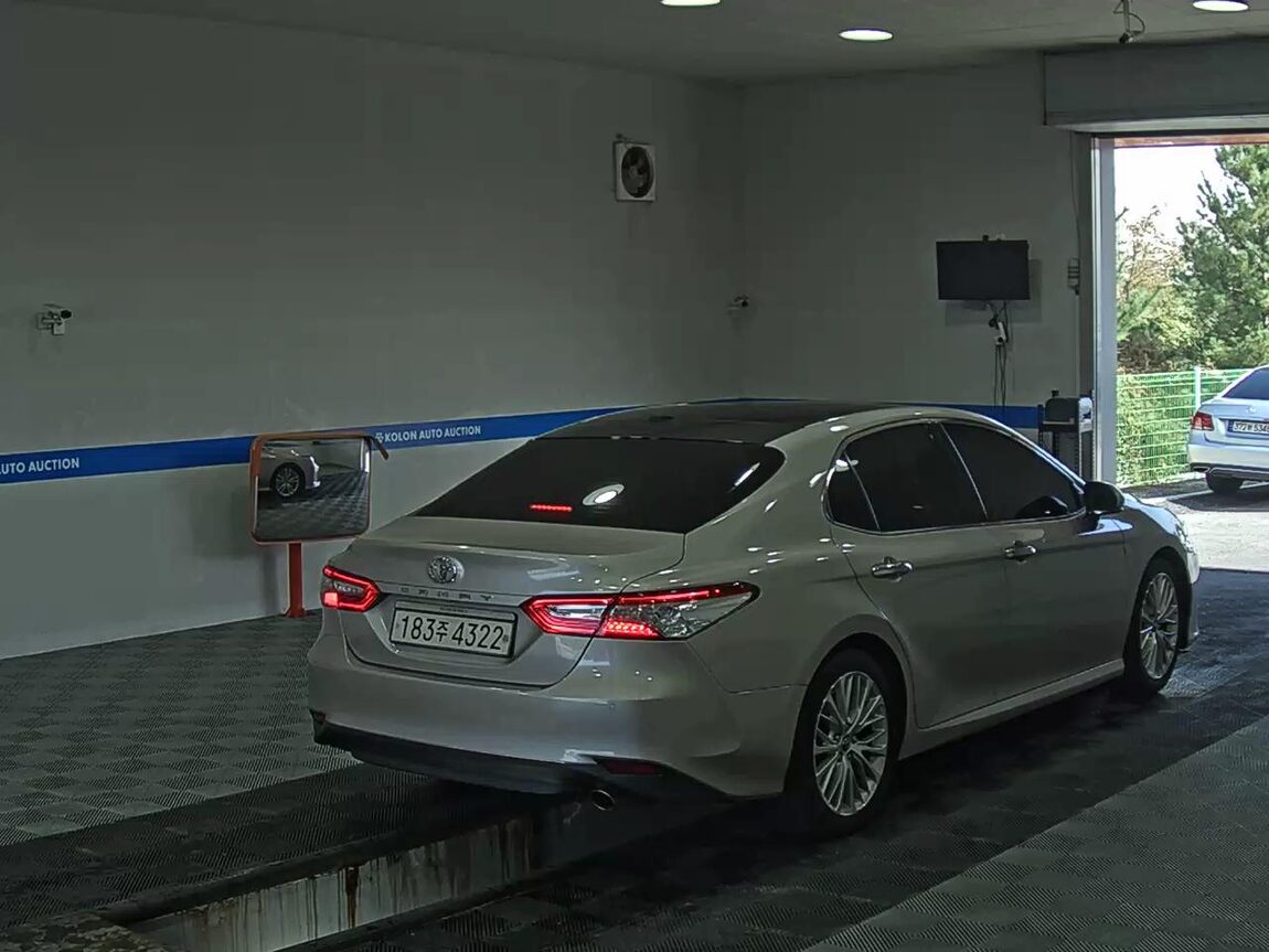 TOYOTA CAMRY (10TH GEN) 2.5 2018 - zdjęcie 5