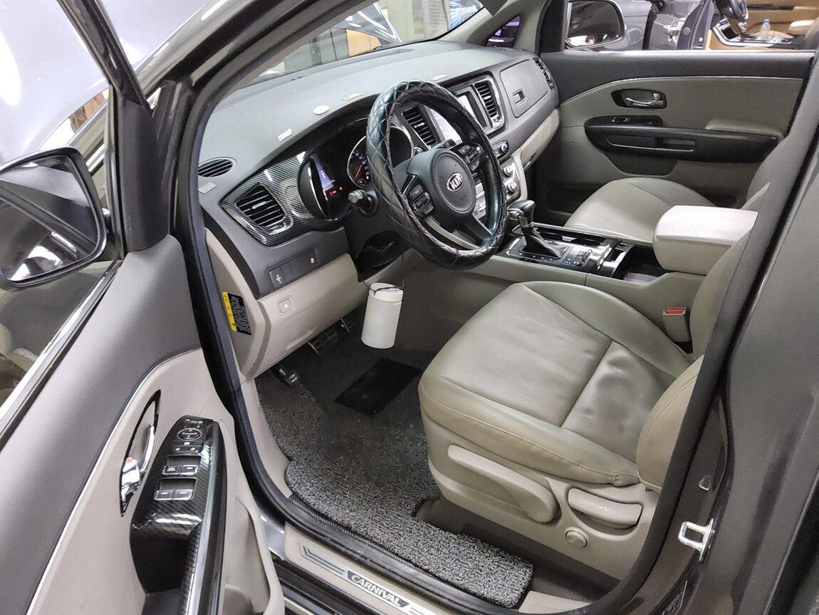 KIA ALL NEW CARNIVAL 9-SEATER DIESEL LUXURY 2017 - zdjęcie 10