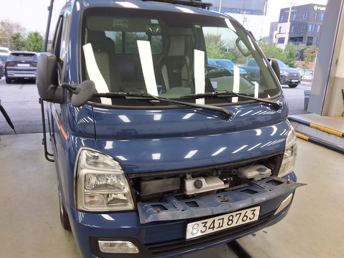 HYUNDAI PORTER II VGT SUPER CAB EXTRA LONG WHEELBASE MODERN 2023 - zdjęcie 17