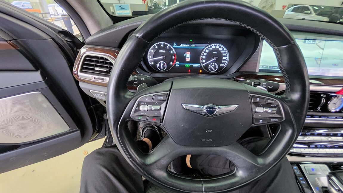 GENESIS EQ900 5.0 GDi AWD PRESTIGE 2016 - zdjęcie 17