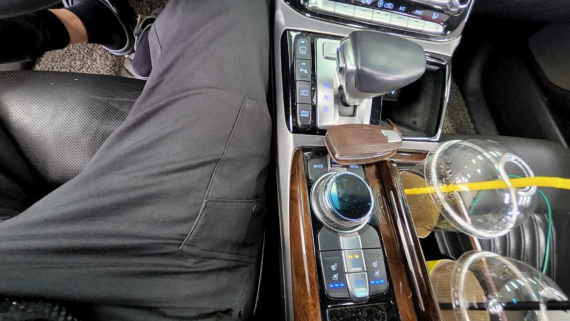 GENESIS EQ900 5.0 GDi AWD PRESTIGE 2016 - zdjęcie 20