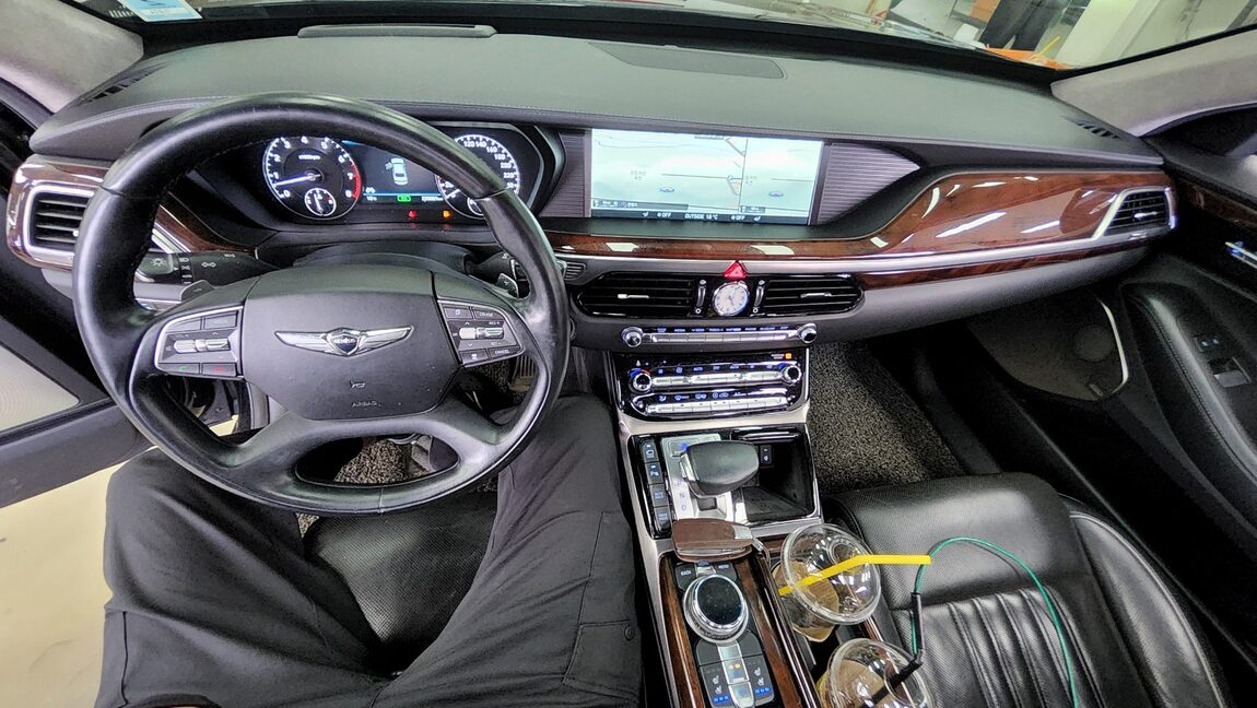 GENESIS EQ900 5.0 GDi AWD PRESTIGE 2016 - zdjęcie 11