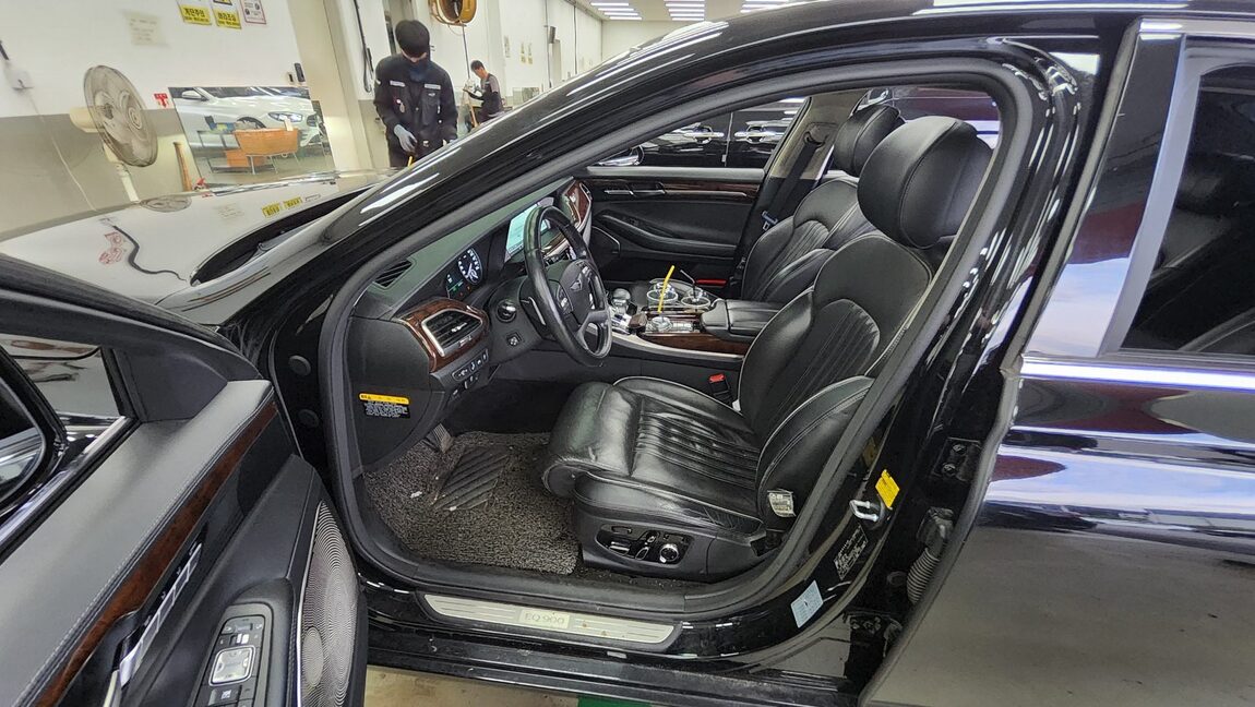 GENESIS EQ900 5.0 GDi AWD PRESTIGE 2016 - zdjęcie 10