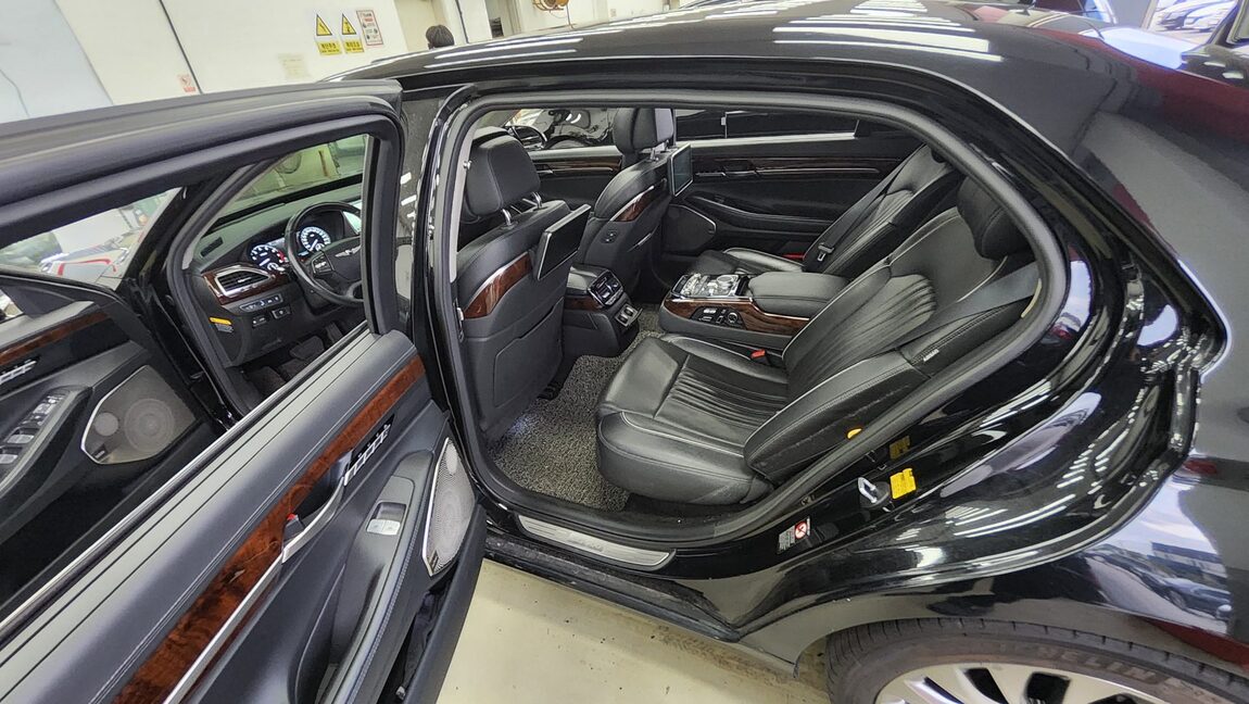 GENESIS EQ900 5.0 GDi AWD PRESTIGE 2016 - zdjęcie 12