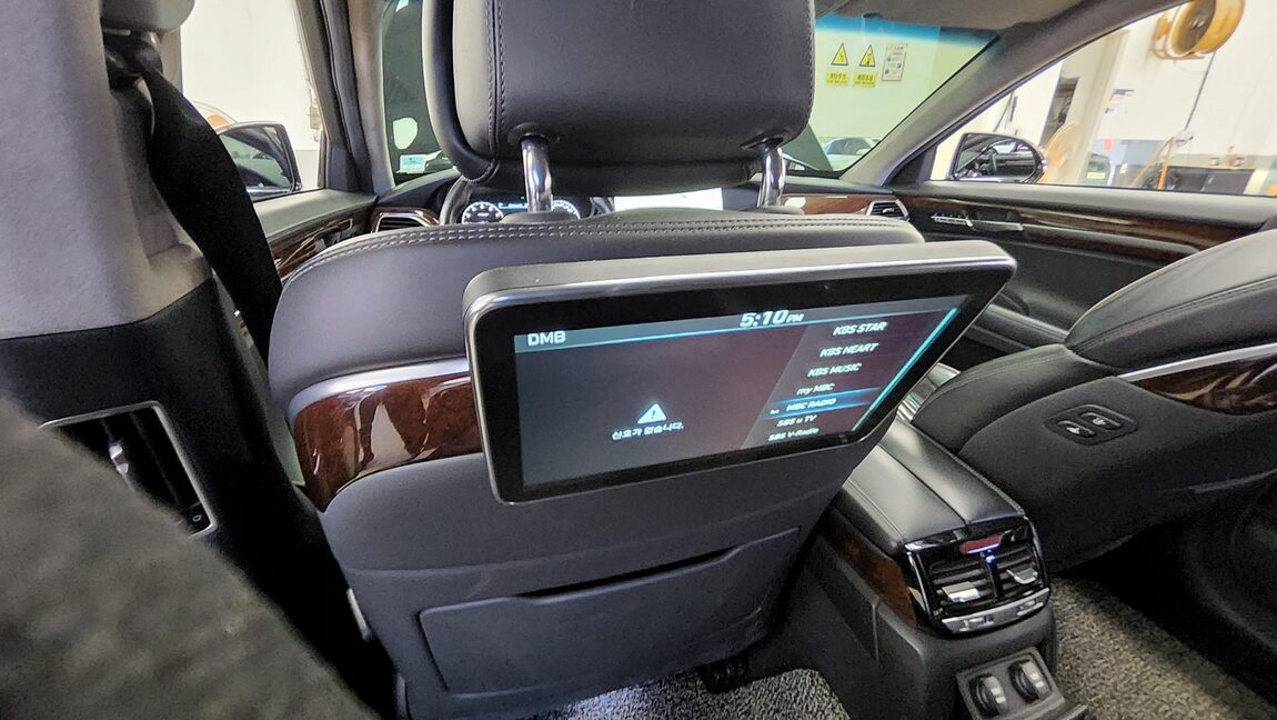 GENESIS EQ900 5.0 GDi AWD PRESTIGE 2016 - zdjęcie 29