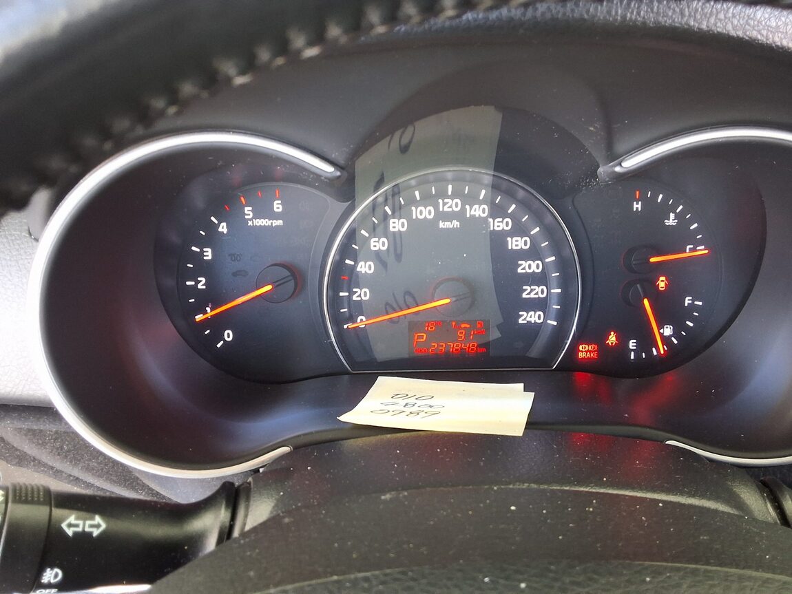 KIA NEW SORENTO R R2.0 4WD LX 2013 - zdjęcie 9