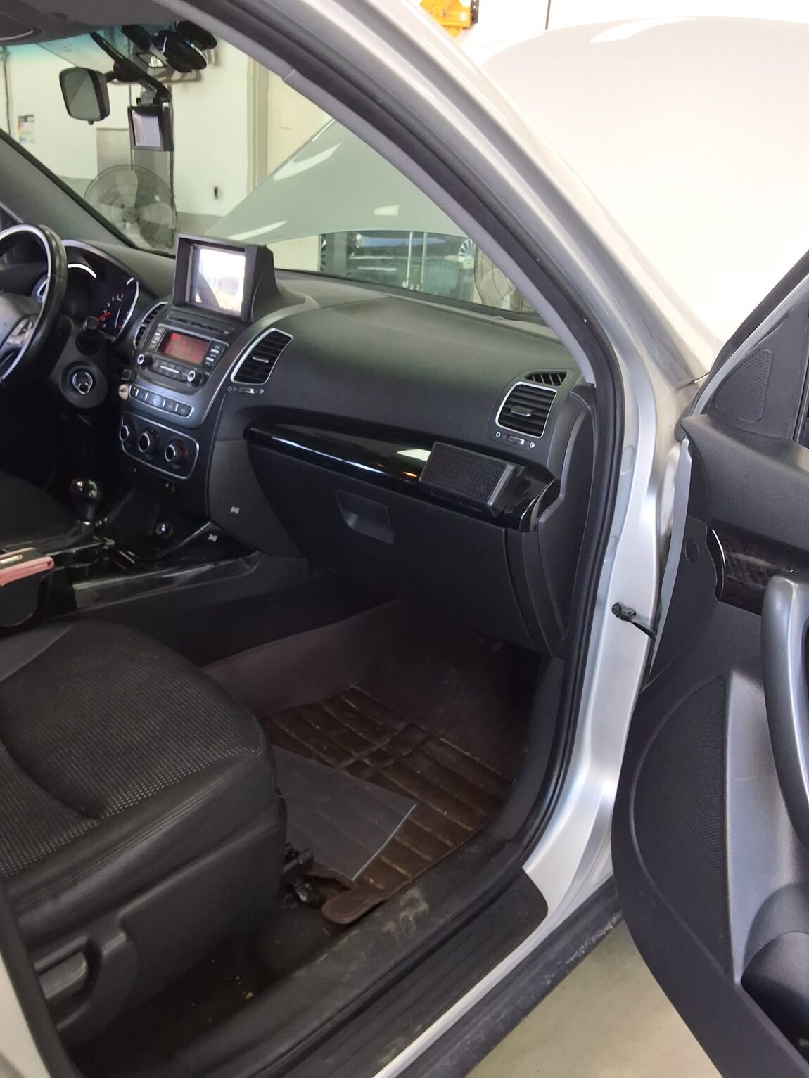 KIA NEW SORENTO R R2.0 4WD LX 2013 - zdjęcie 14