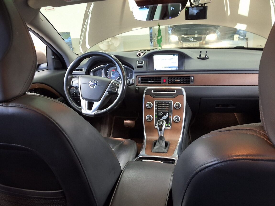 VOLVO XC70 D4 2015 - zdjęcie 11