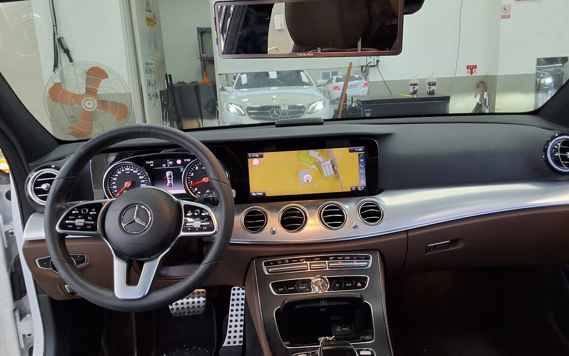 MERCEDES-BENZ E-CLASS (5TH GEN) E250 AVANTGARDE 2020 - zdjęcie 11