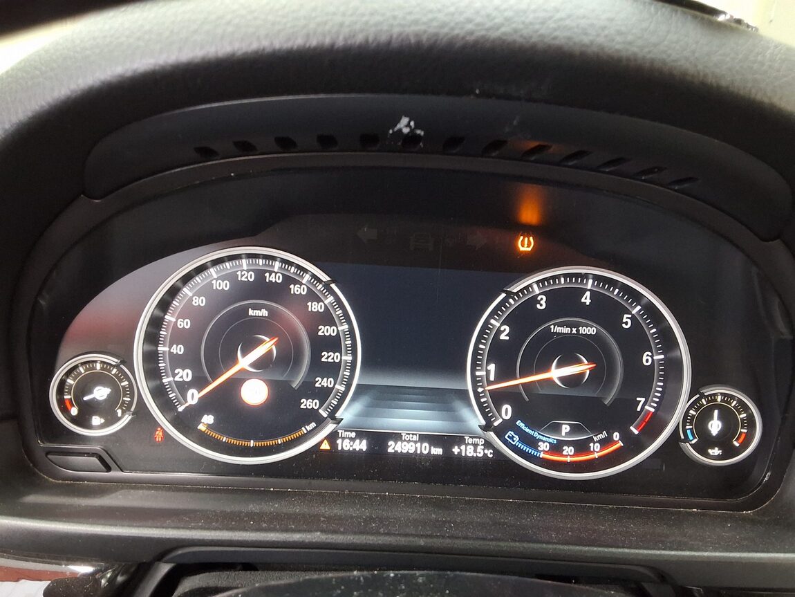 BMW 5 SERIES (6TH GEN) 528i xDRIVE M AERODYNAMIC 2016 - zdjęcie 10