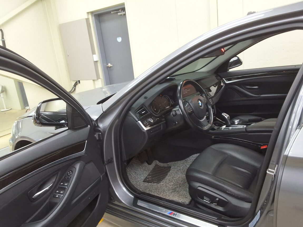 BMW 5 SERIES (6TH GEN) 528i xDRIVE M AERODYNAMIC 2016 - zdjęcie 11