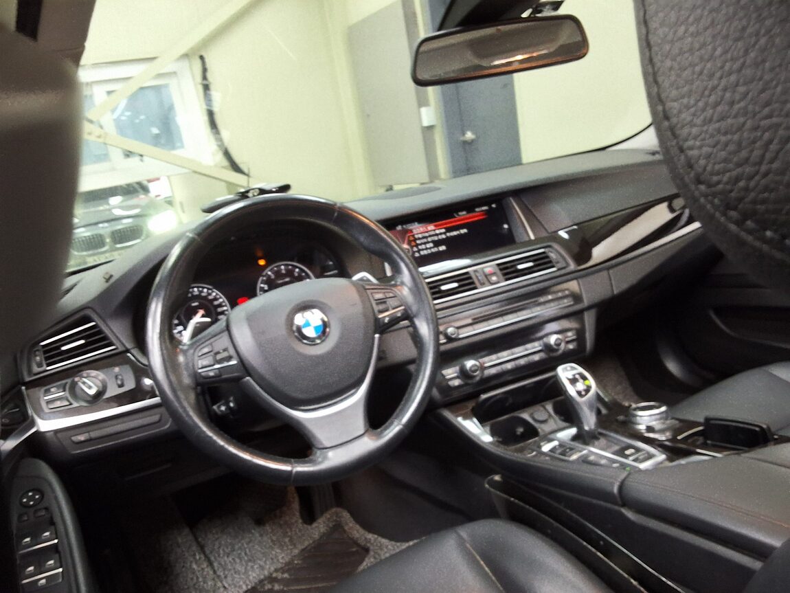 BMW 5 SERIES (6TH GEN) 528i xDRIVE M AERODYNAMIC 2016 - zdjęcie 12