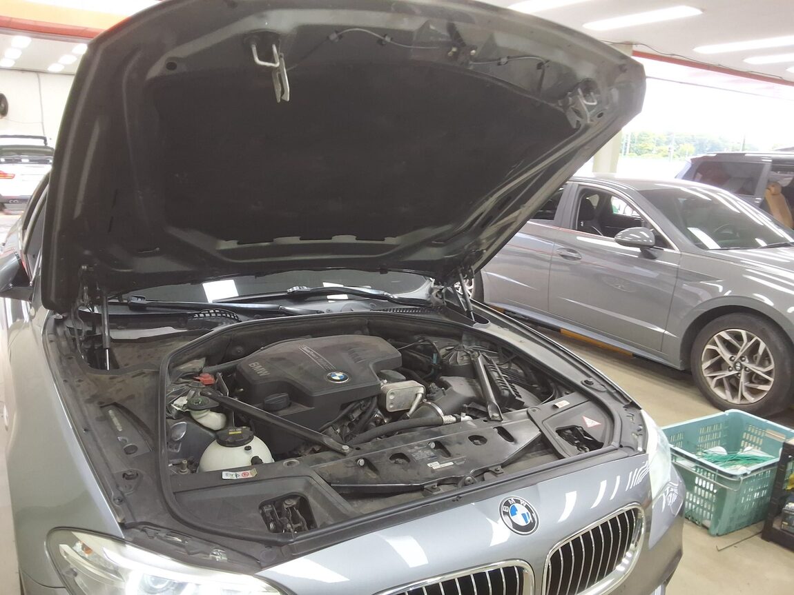 BMW 5 SERIES (6TH GEN) 528i xDRIVE M AERODYNAMIC 2016 - zdjęcie 18