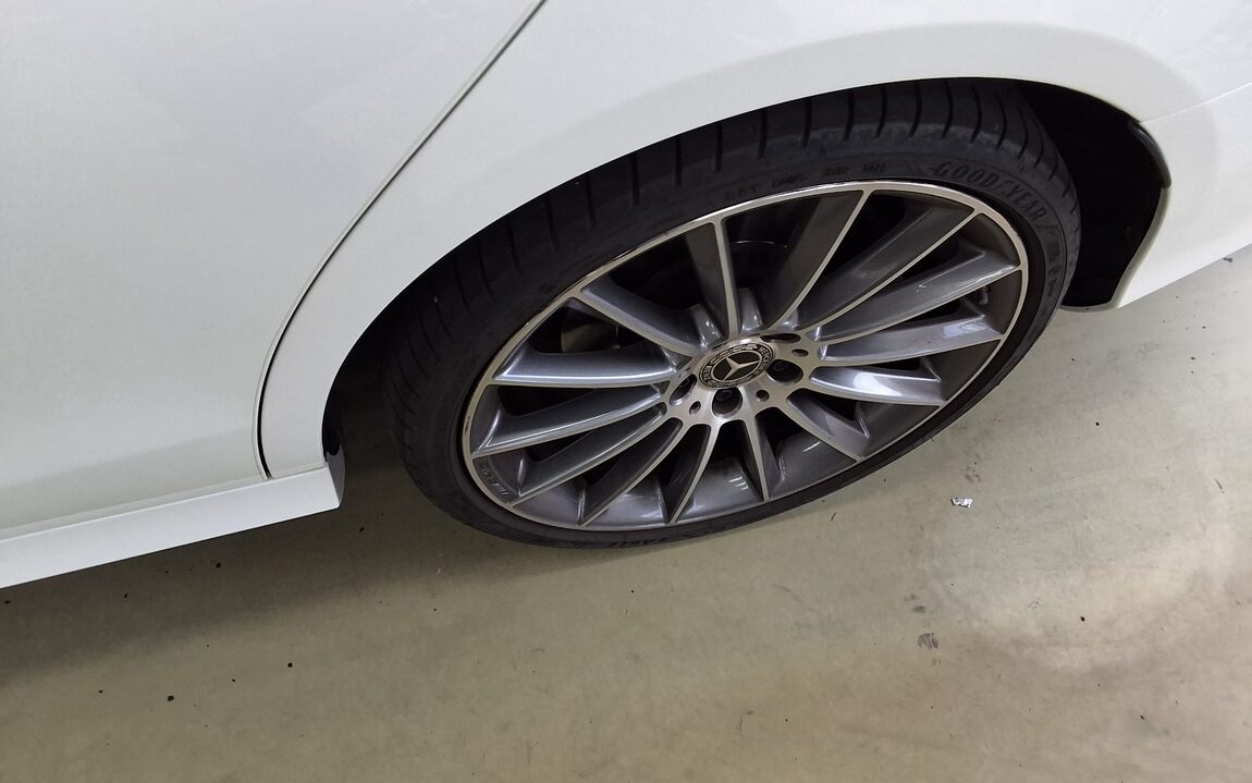 MERCEDES-BENZ E-CLASS (5TH GEN) E350 4MATIC AMG LINE 2022 - zdjęcie 25