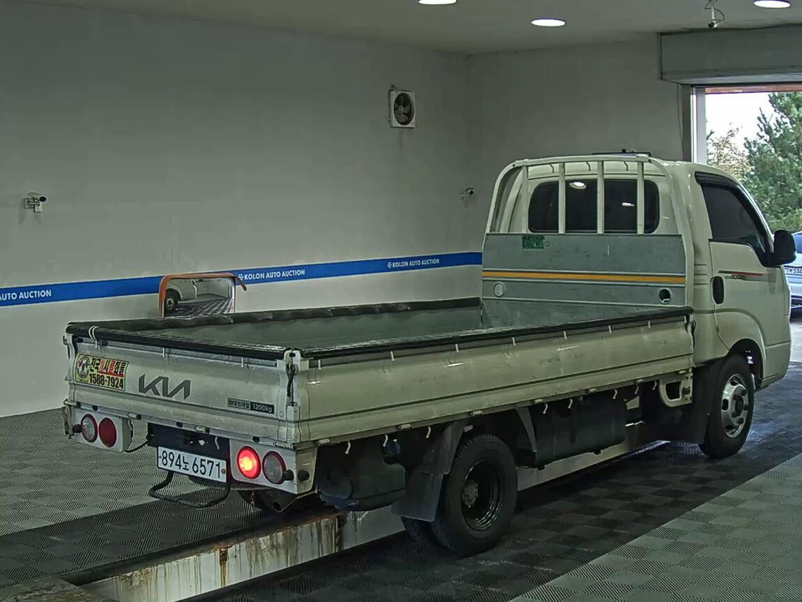 KIA THE NEW BONGO III CARGO 1.2 TON STANDARD CAB EXTRA LONG WHEELBASE GL 2022 - zdjęcie 5