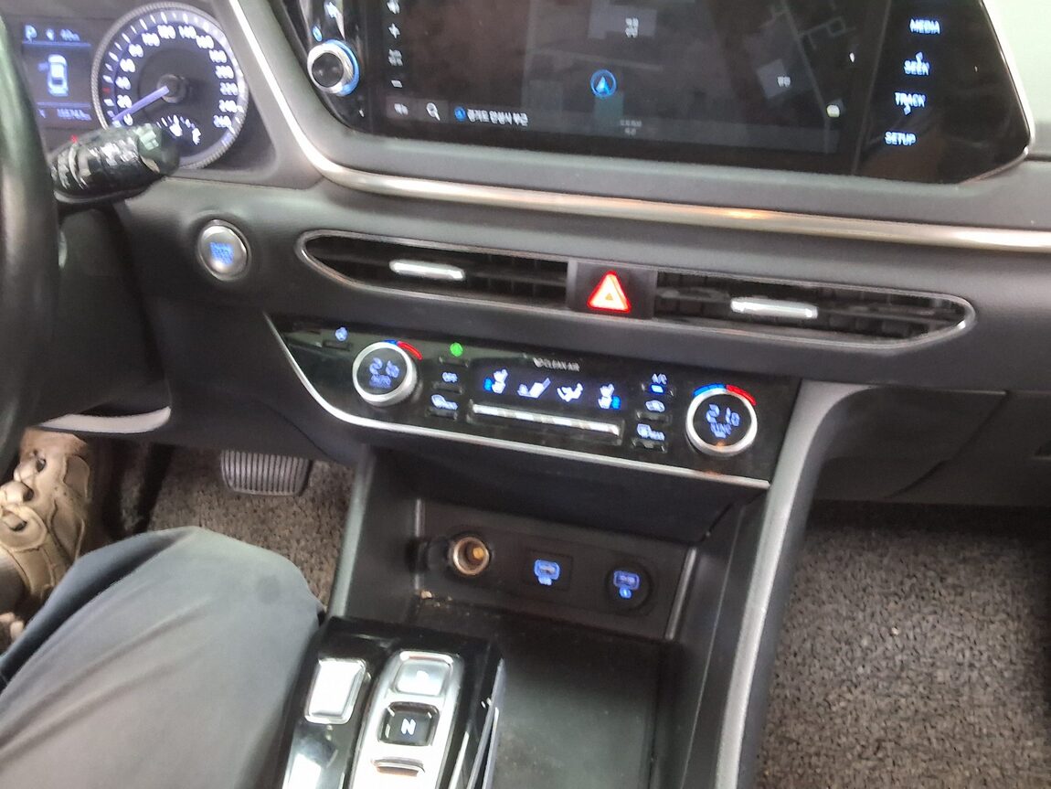 HYUNDAI SONATA (DN8) G2.0 PREMIUM FAMILY 2021 - zdjęcie 24