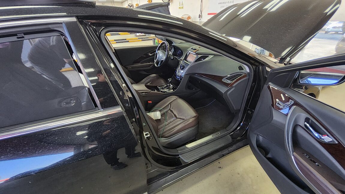 HYUNDAI GRANDEUR HG HG 300 NOBLE 2011 - zdjęcie 14