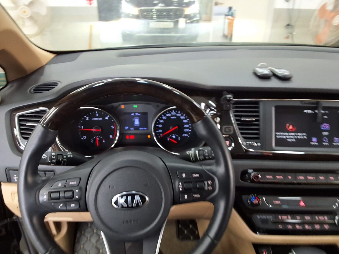 KIA THE NEW CARNIVAL 9-SEATER DIESEL NOBLESSE SPECIAL 2020 - zdjęcie 17