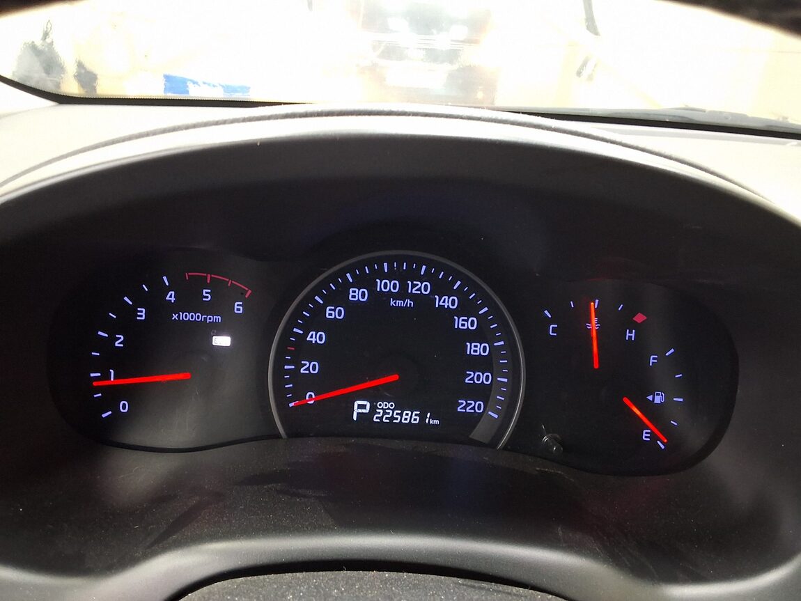 KIA CARNIVAL R LIMOUSINE DIESEL 9-SEATER GLX LUXURY MODEL 2014 - zdjęcie 10