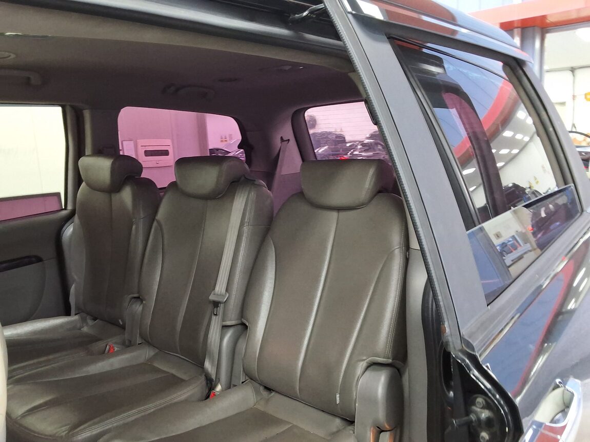 KIA CARNIVAL R LIMOUSINE DIESEL 9-SEATER GLX LUXURY MODEL 2014 - zdjęcie 13